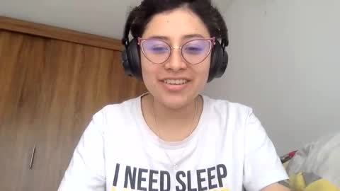 Julieta online show from 12-21-25, 04:25