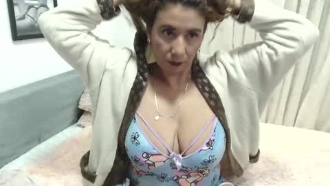 Juliia online show from 12-19-24, 03:29