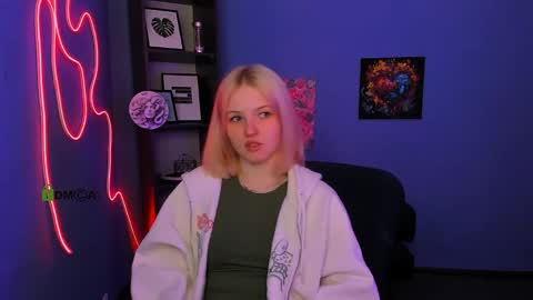 julie online show from 05-01-26, 01:37