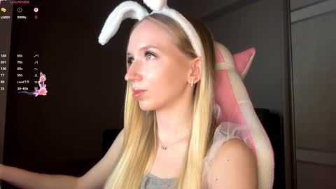 Snapshot of julissariecke chatting on 12-02-25, 03:07 Sofie online show from 12-02-25, 03:07