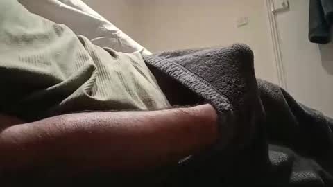 Snapshot of juliusrad chatting on 10-17-25, 01:42 juliusrad online show from 10-17-25, 01:42