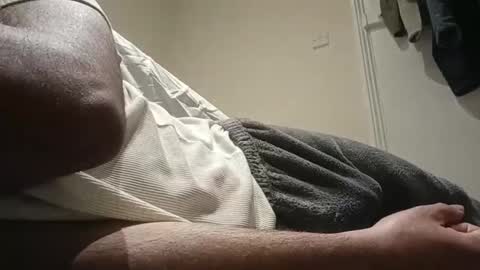 Snapshot of juliusrad chatting on 10-19-25, 02:34 juliusrad online show from 10-19-25, 02:34