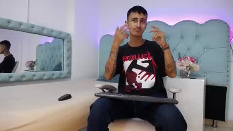 Snapshot of jullian_ricci chatting on 02-05-26, 11:26 jullian online show from 02-05-26, 11:26