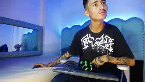 Snapshot of jullian_ricci chatting on 02-06-26, 01:36 jullian online show from 02-06-26, 01:36