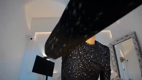 jullian online show from 04-06-26, 12:19