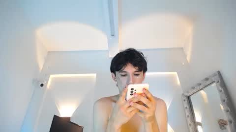 Snapshot of jullian_ricci chatting on 04-20-26, 08:21 jullian online show from 04-20-26, 08:21