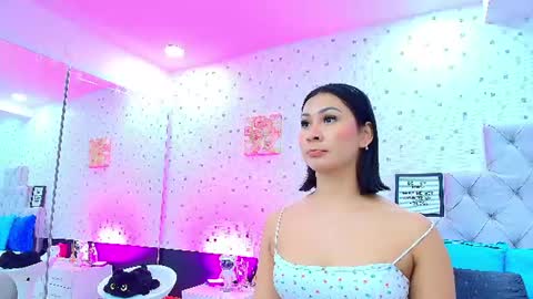 Snapshot of jullietareyes chatting on 06-15-26, 11:45 Julieta Reyes online show from 06-15-26, 11:45