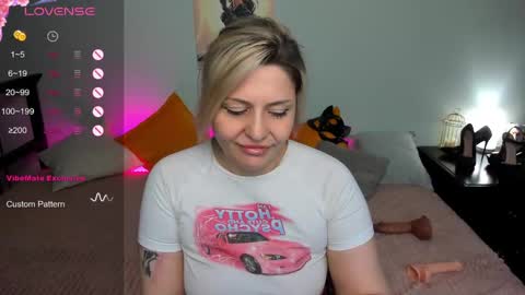 Snapshot of jully_rox chatting on 02-26-25, 03:19 Jully online show from 02-26-25, 03:19