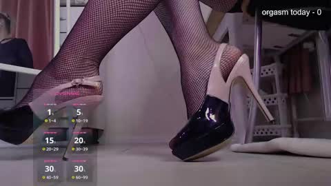 Julia online show from 03-06-25, 05:14