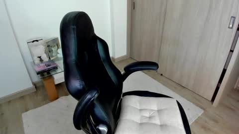 Snapshot of july_correa chatting on 10-03-25, 11:35 july_correa online show from 10-03-25, 11:35