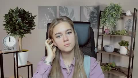 junewoods online show from 11-12-25, 07:42