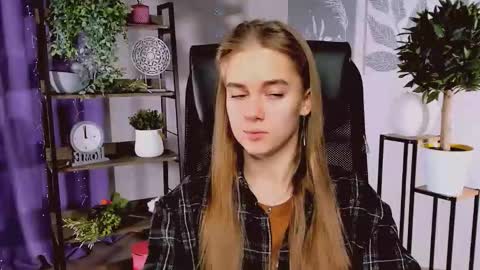 junewoods online show from 12-17-25, 06:19