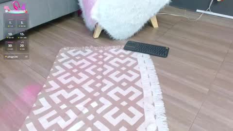 Snapshot of juniper_hill chatting on 10-11-25, 04:22 Juniper online show from 10-11-25, 04:22