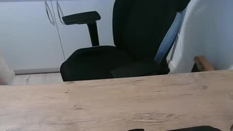 junk2711 online show from 02-26-25, 03:19