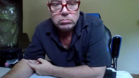 Snapshot of junkhp1 chatting on 05-25-26, 04:24 junkhp1 online show from 05-25-26, 04:24