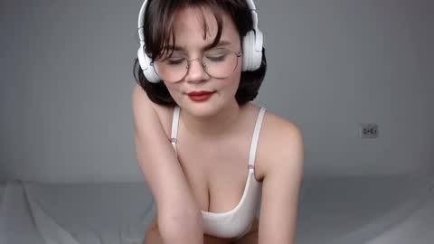 Snapshot of junnewers chatting on 02-03-25, 06:28 JunneWers online show from 02-03-25, 06:28