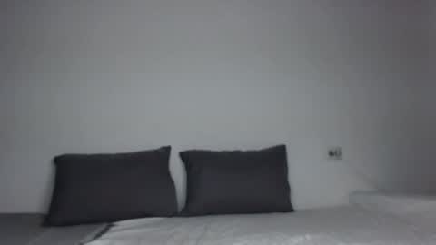 Snapshot of junnewers chatting on 03-08-25, 01:03 JunneWers online show from 03-08-25, 01:03