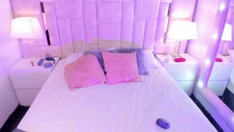 Snapshot of junosomnum chatting on 02-08-25, 01:00 junosomnum online show from 02-08-25, 01:00