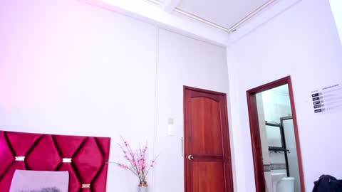 Snapshot of jupiterfoxxxx chatting on 01-09-25, 05:33 Jupiter Fox online show from 01-09-25, 05:33