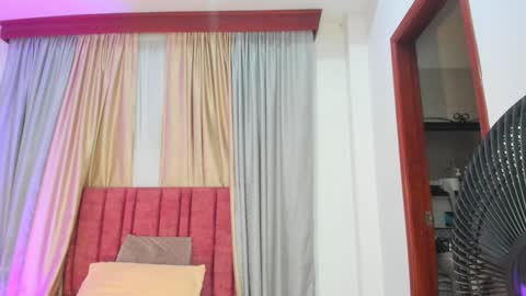 Snapshot of jupiterfoxxxx chatting on 01-29-25, 11:30 Jupiter Fox online show from 01-29-25, 11:30