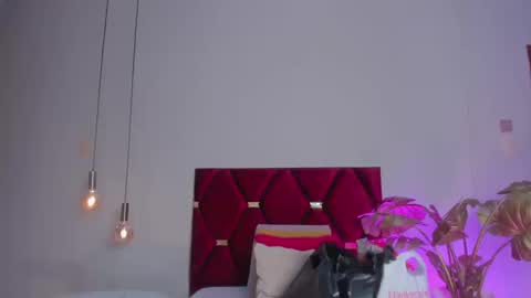 Snapshot of jupiterfoxxxx chatting on 09-09-25, 12:32 Jupiter Fox online show from 09-09-25, 12:32