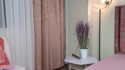 Snapshot of jupiterfoxxxx chatting on 10-12-25, 05:01 Jupiter Fox online show from 10-12-25, 05:01