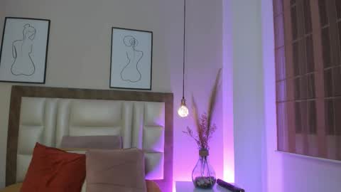 Snapshot of jupiterfoxxxx chatting on 01-12-26, 11:32 Jupiter Fox online show from 01-12-26, 11:32