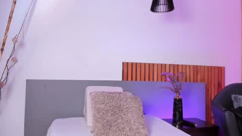 Jupiter Fox online show from 04-02-26, 06:05