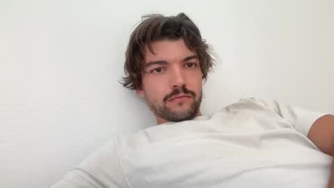 just_a_guy_with_a_big_cock online show from 10-05-25, 01:53