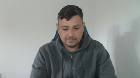 Snapshot of just_a_nice_guy_27 chatting on 05-01-26, 11:26 Alex online show from 05-01-26, 11:26