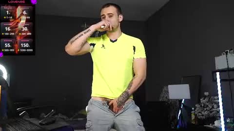 Snapshot of just_hairy_man chatting on 06-16-26, 07:16 Kurt online show from 06-16-26, 07:16