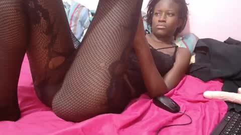 Snapshot of just_isla chatting on 01-12-26, 02:17 Sexy Isla online show from 01-12-26, 02:17