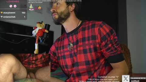 Snapshot of just_your_dreamboy chatting on 12-22-24, 02:17 Maxi online show from 12-22-24, 02:17