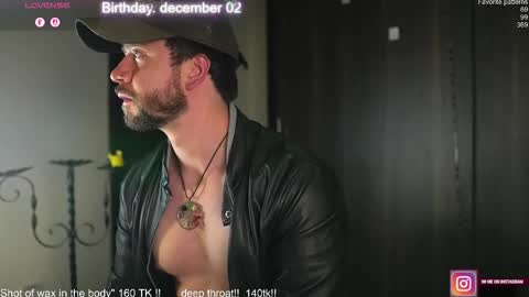 Snapshot of just_your_dreamboy chatting on 11-20-25, 11:37 Maxi online show from 11-20-25, 11:37