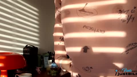 Snapshot of justbecauseiloveit chatting on 02-03-25, 09:19 Billie B William online show from 02-03-25, 09:19