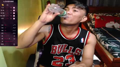 Snapshot of justcallmekarl chatting on 10-25-25, 06:43 Karl online show from 10-25-25, 06:43