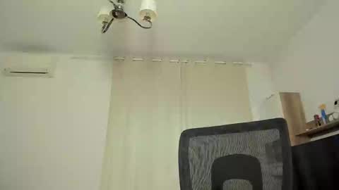 Snapshot of justchloex chatting on 10-18-25, 06:05 Chloe online show from 10-18-25, 06:05