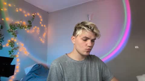 Snapshot of justin_cutie chatting on 12-16-25, 03:50 U bf Justin online show from 12-16-25, 03:50