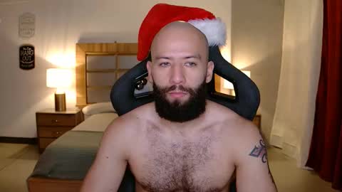 Snapshot of justin_hton chatting on 12-04-25, 10:13 Justin online show from 12-04-25, 10:13