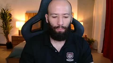 Snapshot of justin_hton chatting on 01-05-26, 11:30 Justin online show from 01-05-26, 11:30