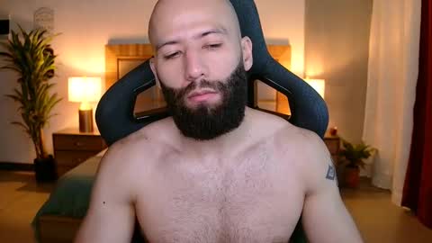 Snapshot of justin_hton chatting on 01-08-26, 11:12 Justin online show from 01-08-26, 11:12