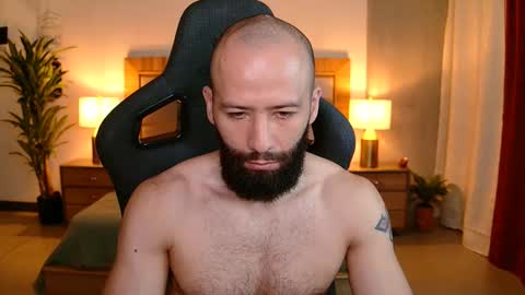 Snapshot of justin_hton chatting on 01-12-26, 10:53 Justin online show from 01-12-26, 10:53