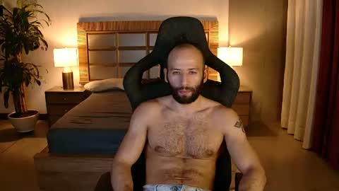 Snapshot of justin_hton chatting on 07-05-26, 12:39 Justin online show from 07-05-26, 12:39