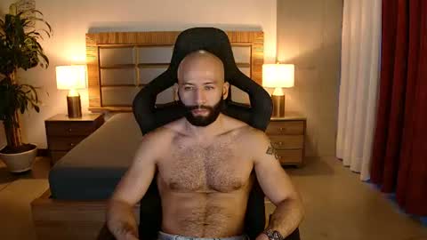 Snapshot of justin_hton chatting on 07-05-26, 11:23 Justin online show from 07-05-26, 11:23