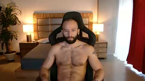 Snapshot of justin_hton chatting on 07-11-26, 12:30 Justin online show from 07-11-26, 12:30