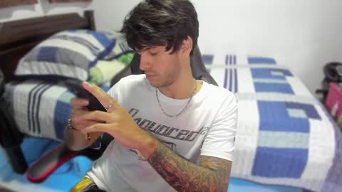 Snapshot of justin_stark1 chatting on 12-03-24, 02:03 Diego online show from 12-03-24, 02:03