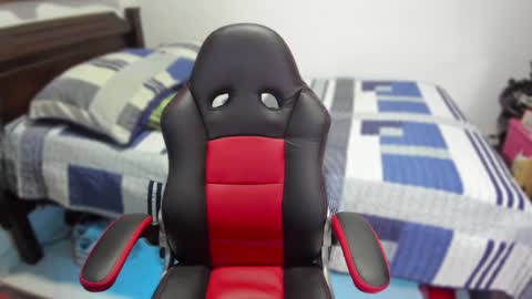 Snapshot of justin_stark1 chatting on 12-24-24, 12:00 Diego online show from 12-24-24, 12:00