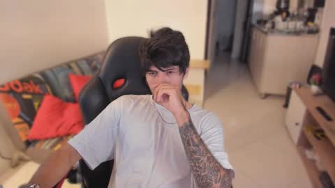 Snapshot of justin_stark1 chatting on 10-17-25, 10:01 Diego online show from 10-17-25, 10:01