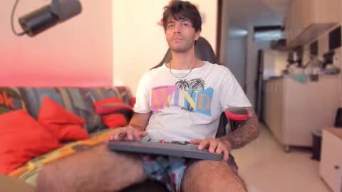 Snapshot of justin_stark1 chatting on 11-20-25, 06:18 Diego online show from 11-20-25, 06:18