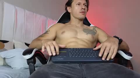Snapshot of justin_valverde chatting on 05-16-26, 12:48 Justin online show from 05-16-26, 12:48